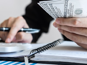 المال والأعمال